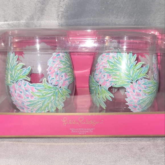 Lilly Pulitzer Other - 💜Lilly Pulitzer acrylic wine glass set. Pineapple Swizzle Out.